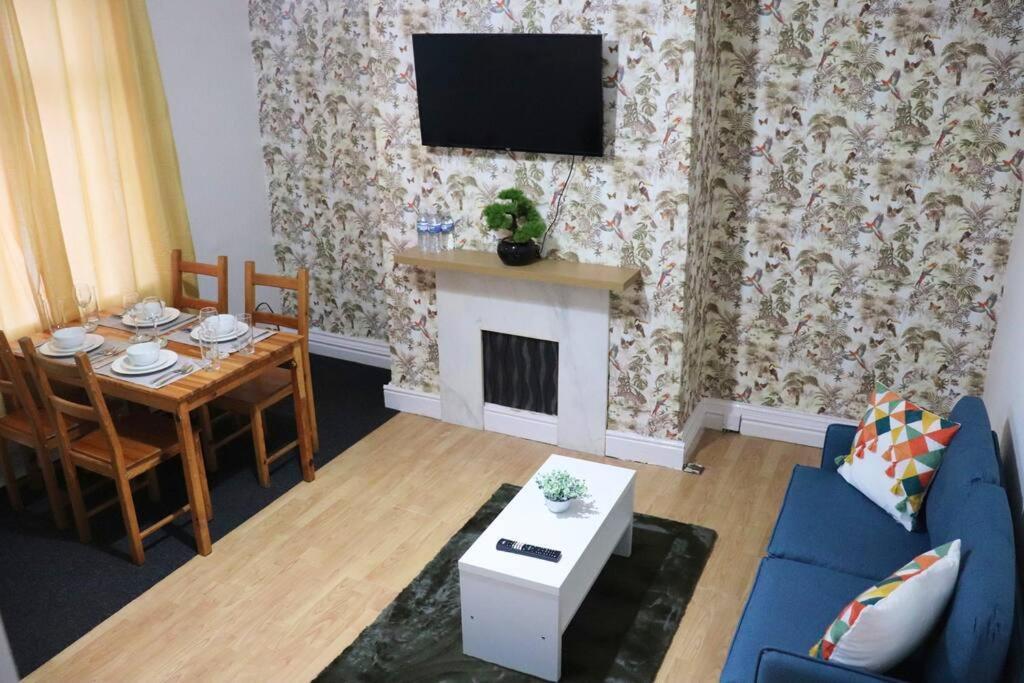 דירות לידס Peaceful 2 Bed House Free Wifi And Parking מראה חיצוני תמונה