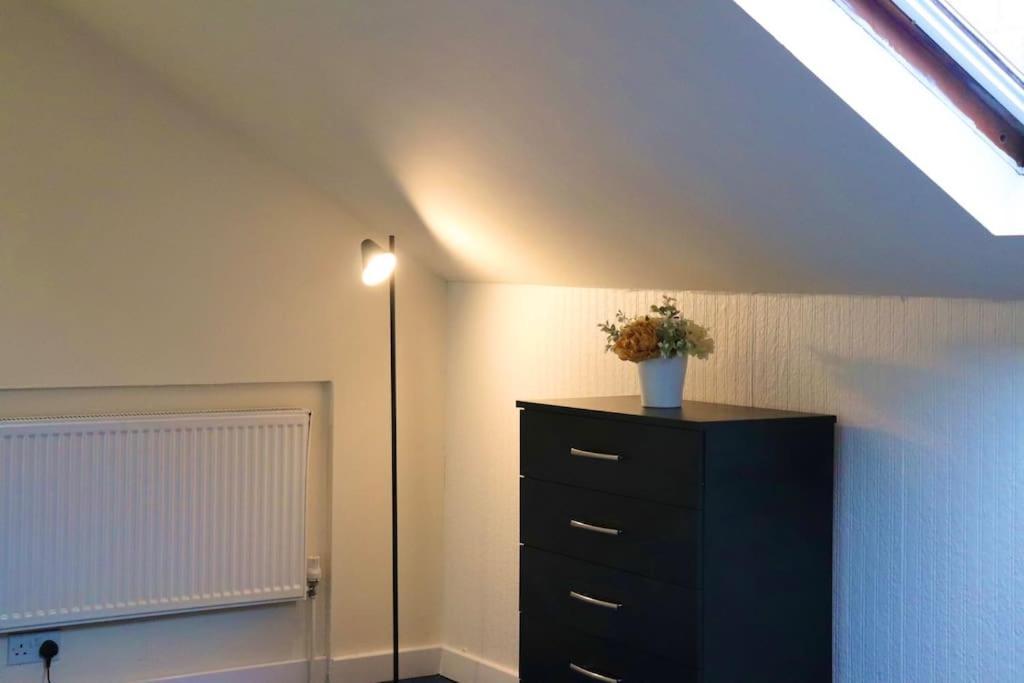 דירות לידס Peaceful 2 Bed House Free Wifi And Parking מראה חיצוני תמונה